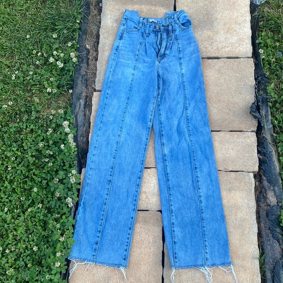 Denim - Wide leg high waisted jeans